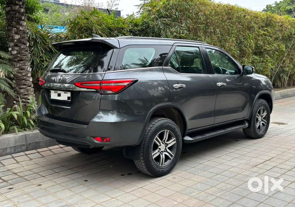 Toyota Fortuner 4x2 At 2.7 Petrol, 2022, Petrol