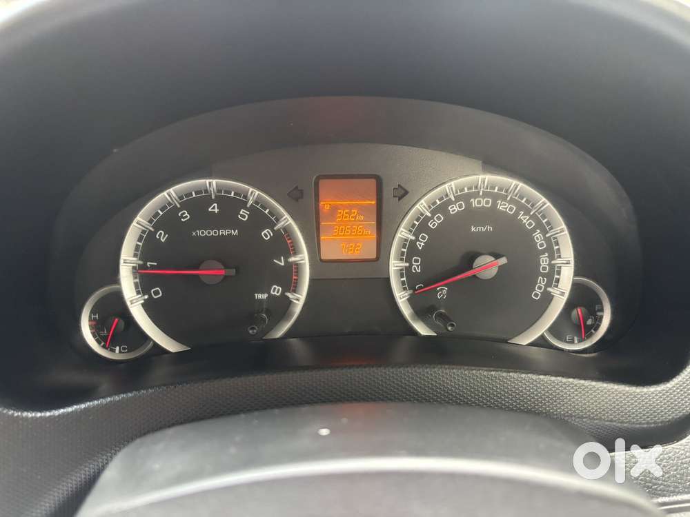 Maruti Suzuki Swift Vxi Optional, 2012, Petrol