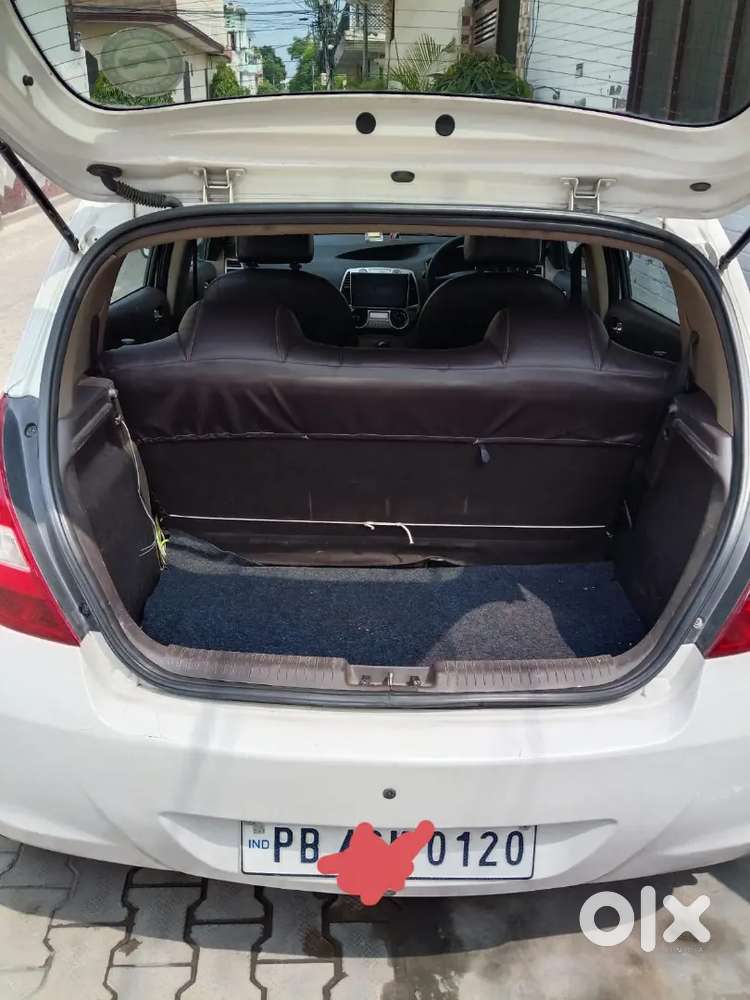Hyundai I20 Magna 2011 Registed 2013 Valid Upto 08/2028