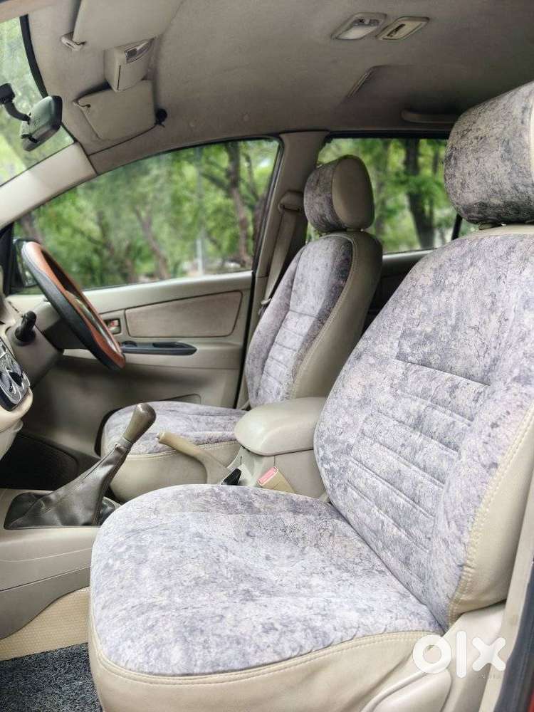 Toyota Innova 2.5 G (diesel) 8 Seater, 2011, Diesel