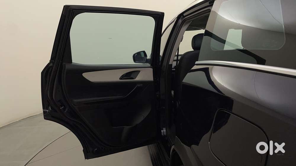 Mahindra Xuv700 2.2 Ax 5 Diesel At 7 Str, 2023, Diesel