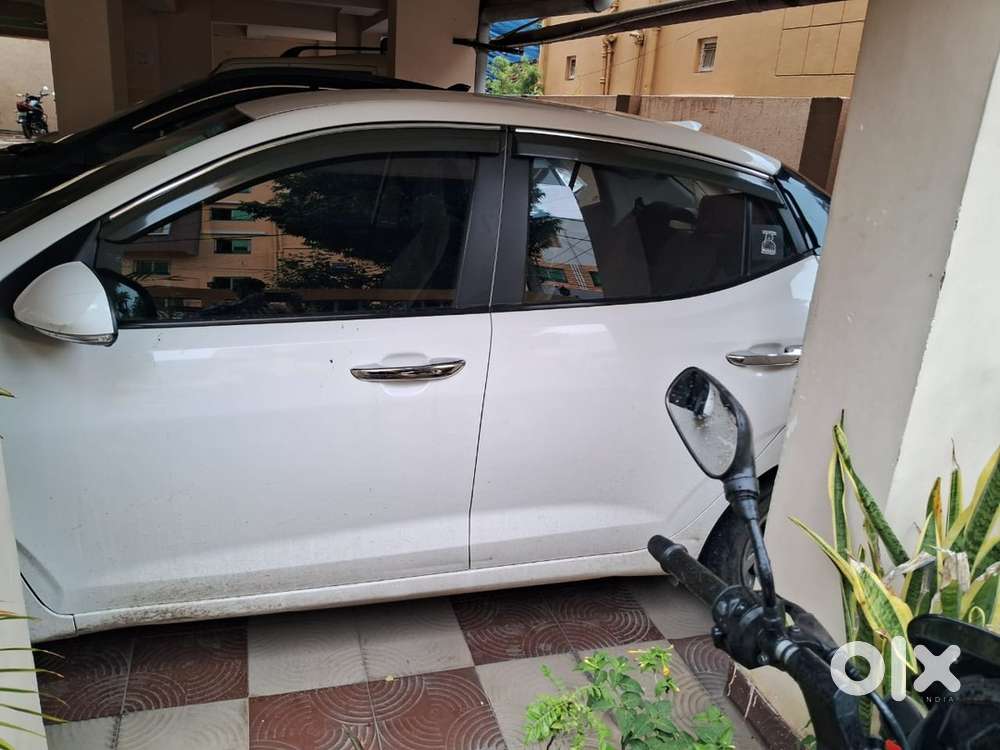 Hyundai Aura Sx Petrol 2024