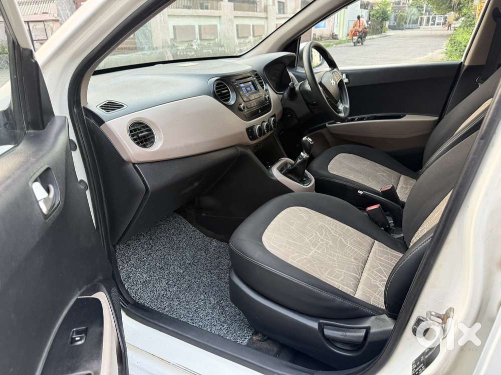 Hyundai Grand I10 Sportz, 2016, Petrol