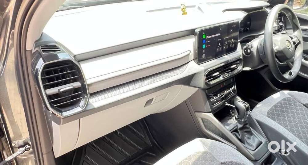 Skoda Kylaq Signature Plus At, 2026