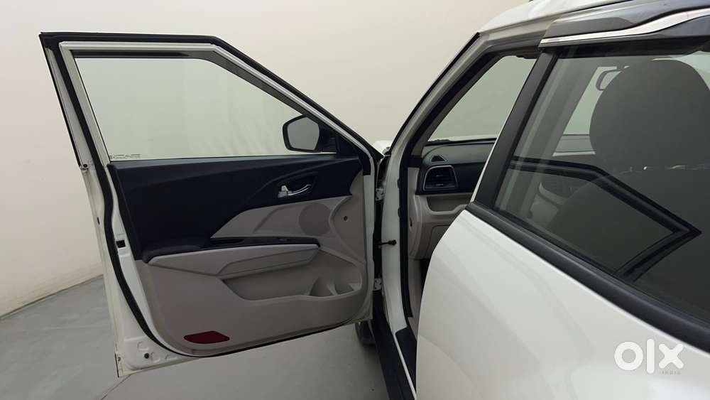 Mahindra Xuv300 W8 Amt Optional Diesel, 2021, Petrol