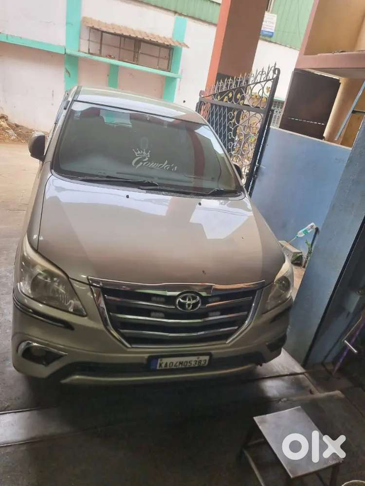 Toyota Innova 2015