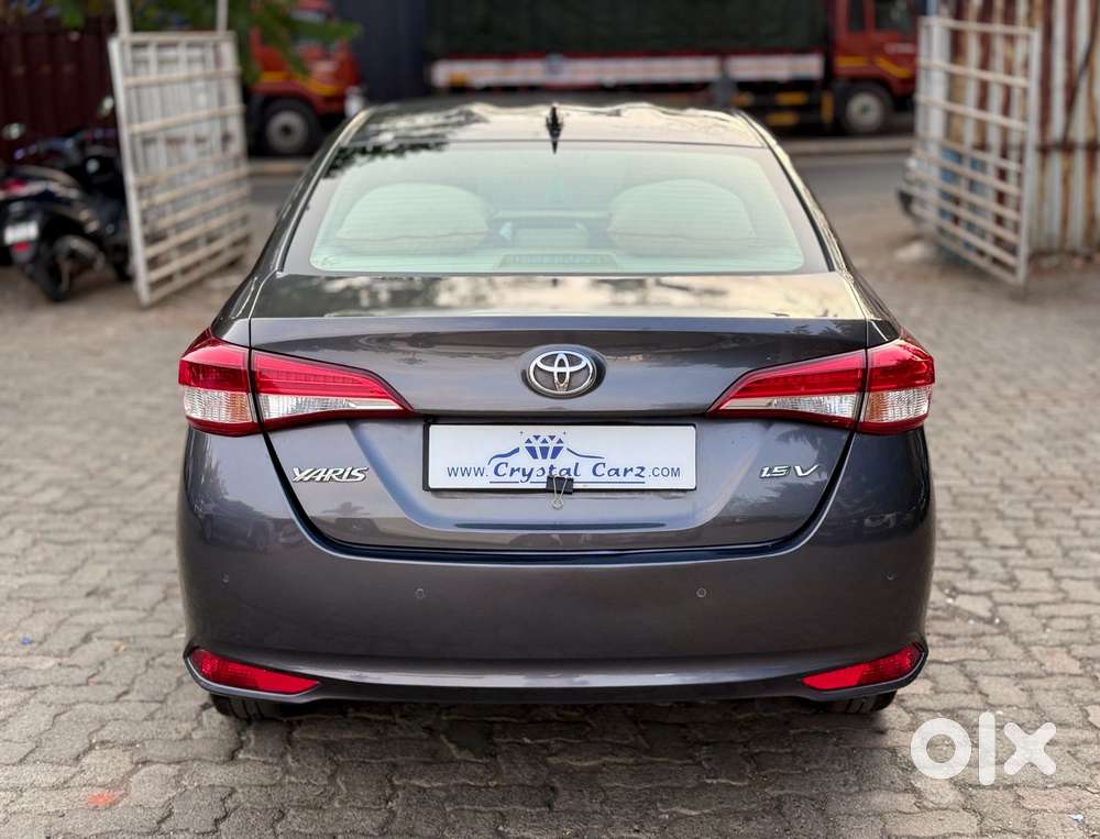 Toyota Yaris V Cvt, 2018, Petrol