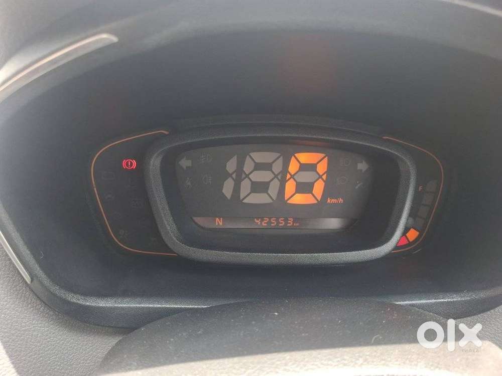 Renault Kwid 2015-2019 1.0 Rxt (o), 2018, Petrol