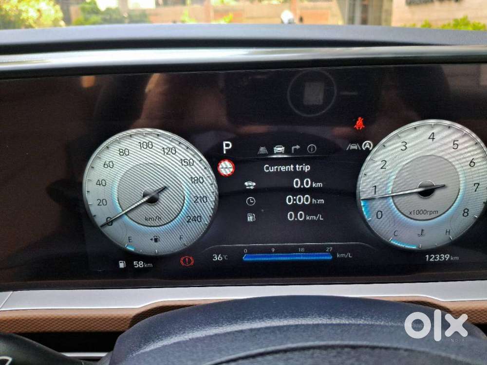 Hyundai Alcazar 1.5 Tdct Signature (o) 7s Petrol, 2025, Petrol