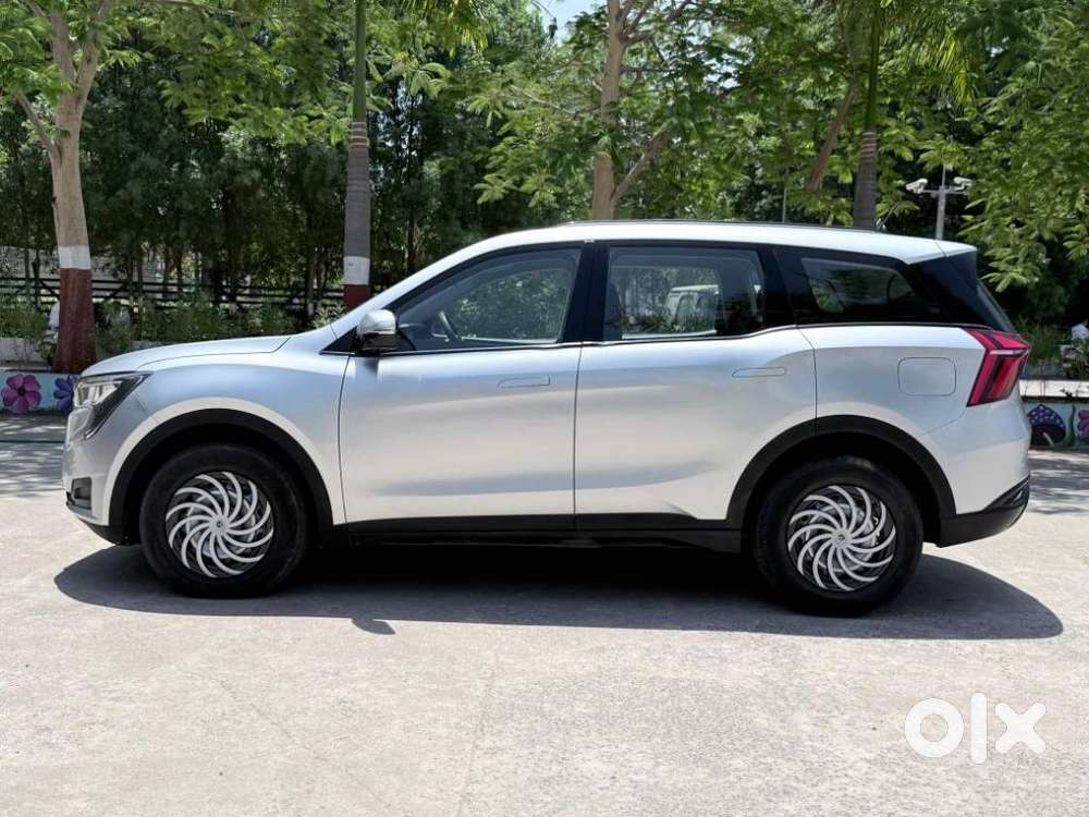 Mahindra Xuv700 Mx Petrol Mt 5 Str (e), 2022, Petrol