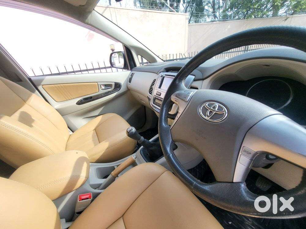 Toyota Innova 2.5 Z Diesel 7 Seater, 2014, Diesel