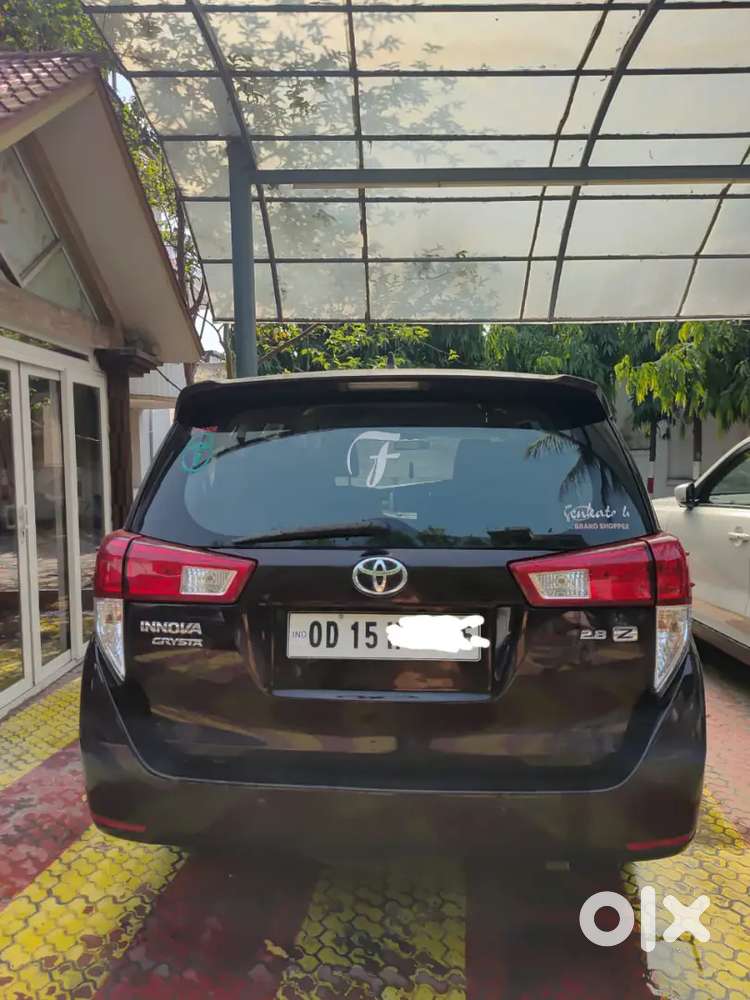 Toyota Innova Crysta 2.8.z. 2017 Diesel 70000 Km Driven