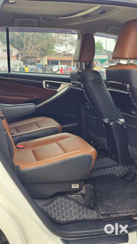 Toyota Innova Crysta 2.8z Automatic, 2022, Diesel