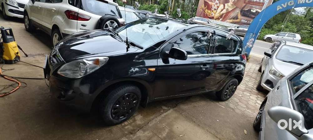 Hyundai I20 2009-2011 1.4 Asta (at), 2010, Petrol