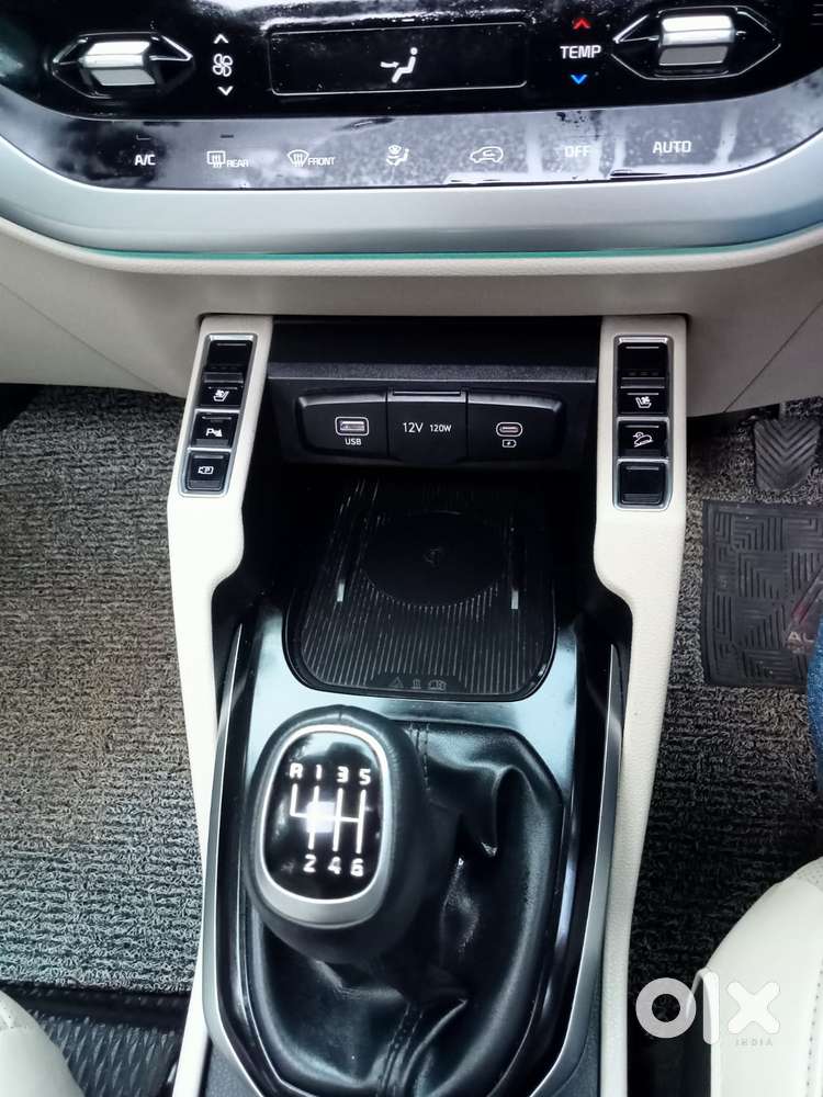 Kia Carens 1.5 Luxury Plus Diesel 6 Str, 2022, Diesel
