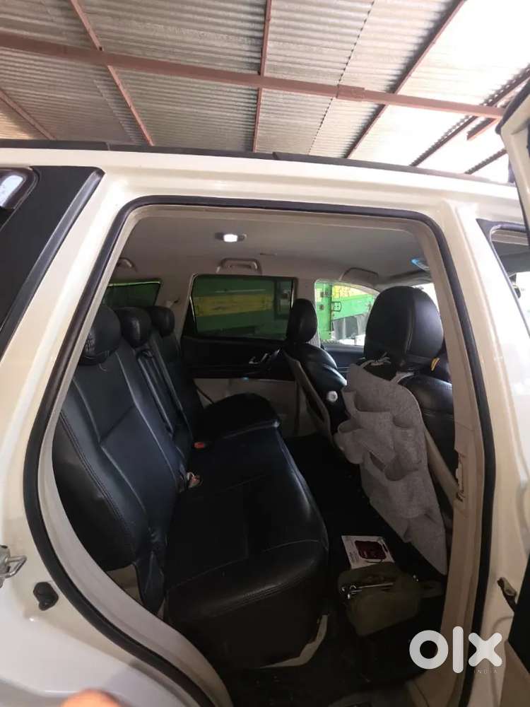 Mahindra Xuv500 2017 Diesel 70000 Km Driven