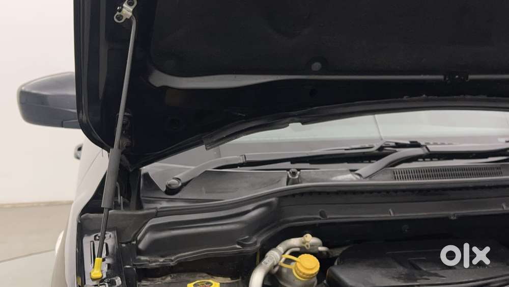 Mahindra Xuv300 W6, 2022, Petrol