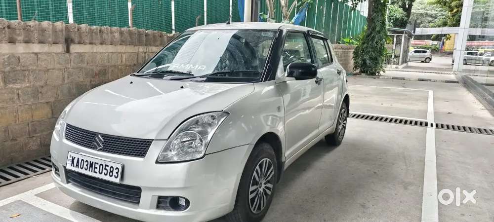 Maruti Suzuki Swift 2005 Petrol 146000 Km Driven
