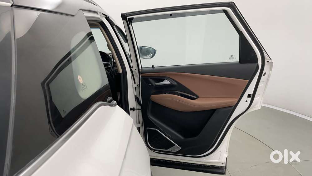 Mg Hector Plus Savvy Pro 1.5 Turbo Petrol Cvt 6 Str, 2023, Petrol