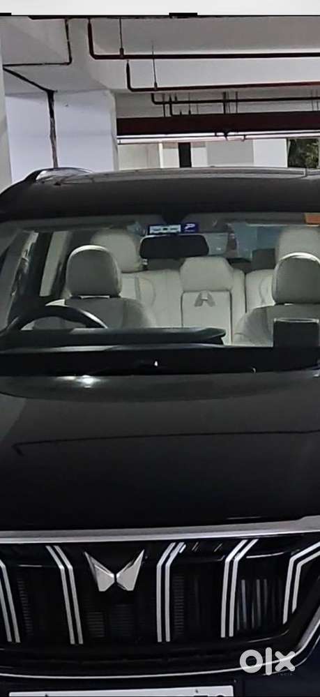 Mahindra Xuv700 2023 Diesel Well Maintained