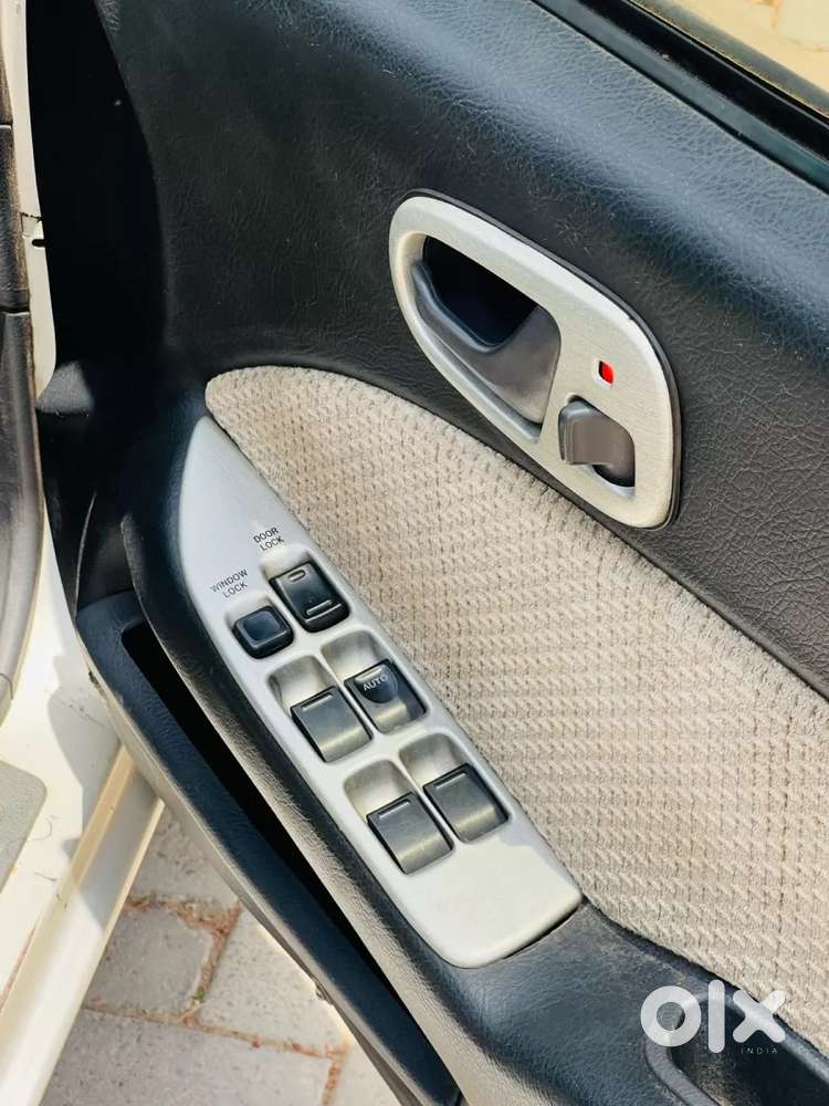 Maruti Suzuki Esteem Vxi - Bsiii, 2005, Petrol