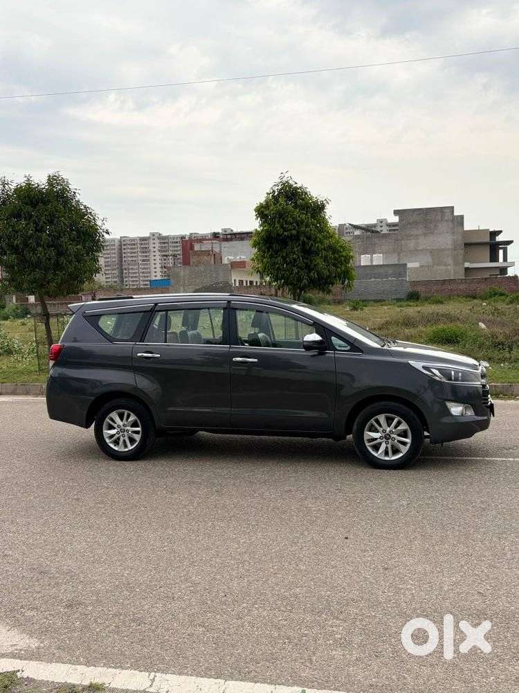 Toyota Innova Crysta Zx 2.4 Diesel 7 Seater, 2017, Diesel