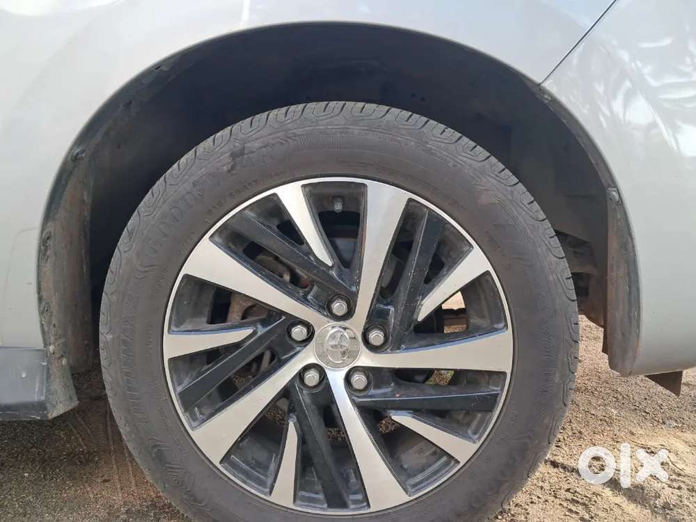 Toyota Innova Crysta 2021 Diesel 140000 Km Driven