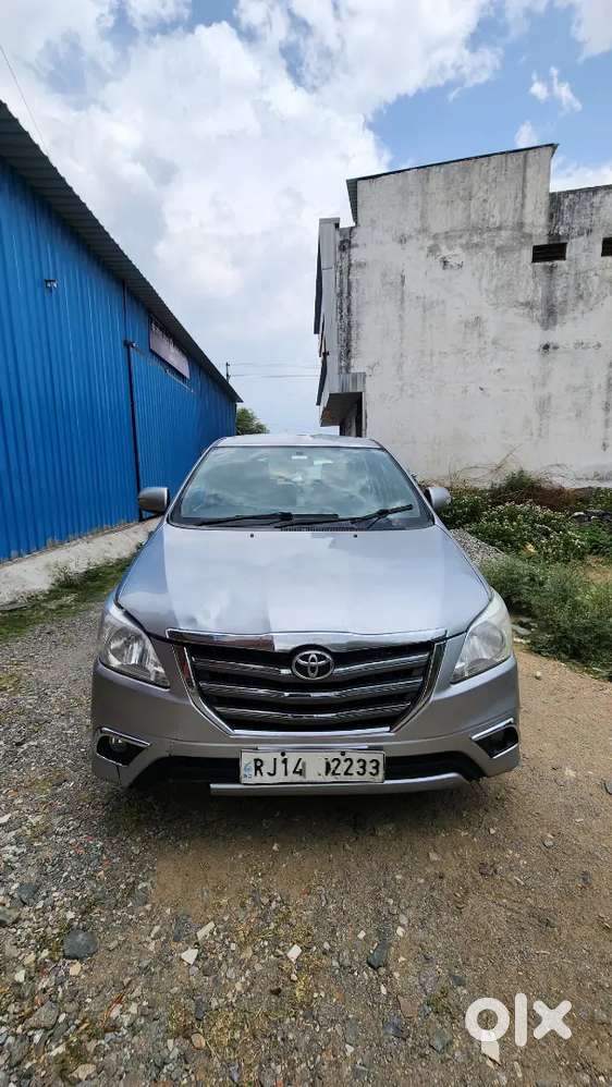 Toyota Innova 2015 Diesel Well Maintained.