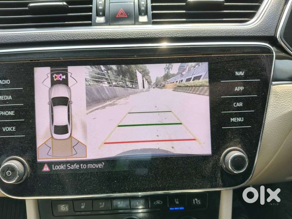 Skoda Superb 2.0 Tsi At L&k, 2021, Petrol