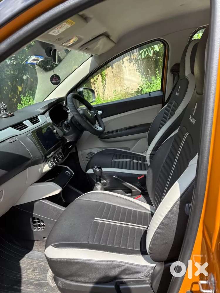 Renault Triber Rxz, 2023, Petrol