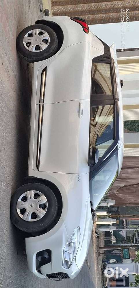 Maruti Suzuki Swift Vxi Optional, 2019, Petrol
