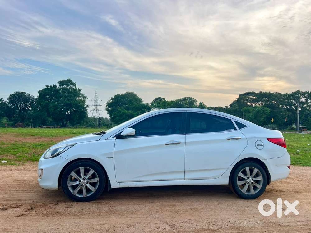Hyundai Fluidic Verna 2013