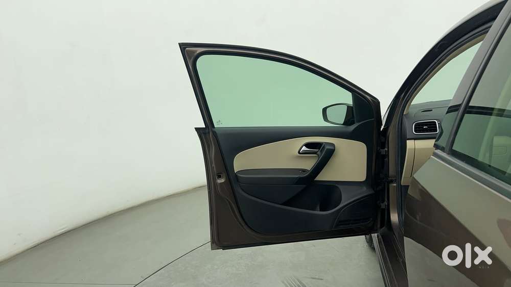 Volkswagen Vento 1.6 Highline, 2021, Petrol