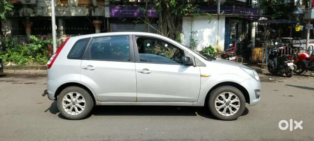 Ford Figo Petrol Titanium, 2014, Petrol