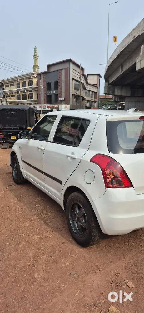 Maruti Suzuki Swift Diesel 132000 Km Driven