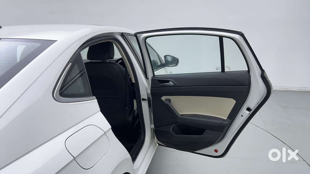 Skoda Slavia Style 1.0l Tsi At, 2023, Petrol