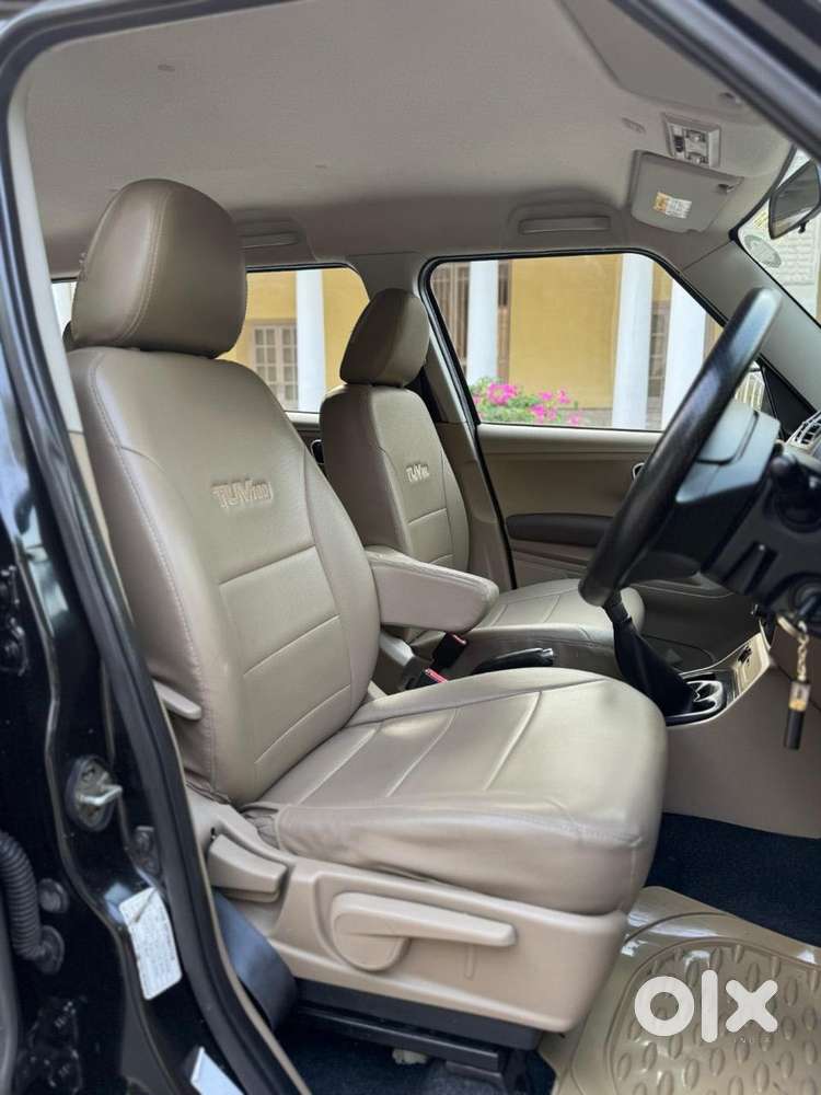 Mahindra Tuv 300 Mhawk100 T8 Dual Tone, 2018, Diesel