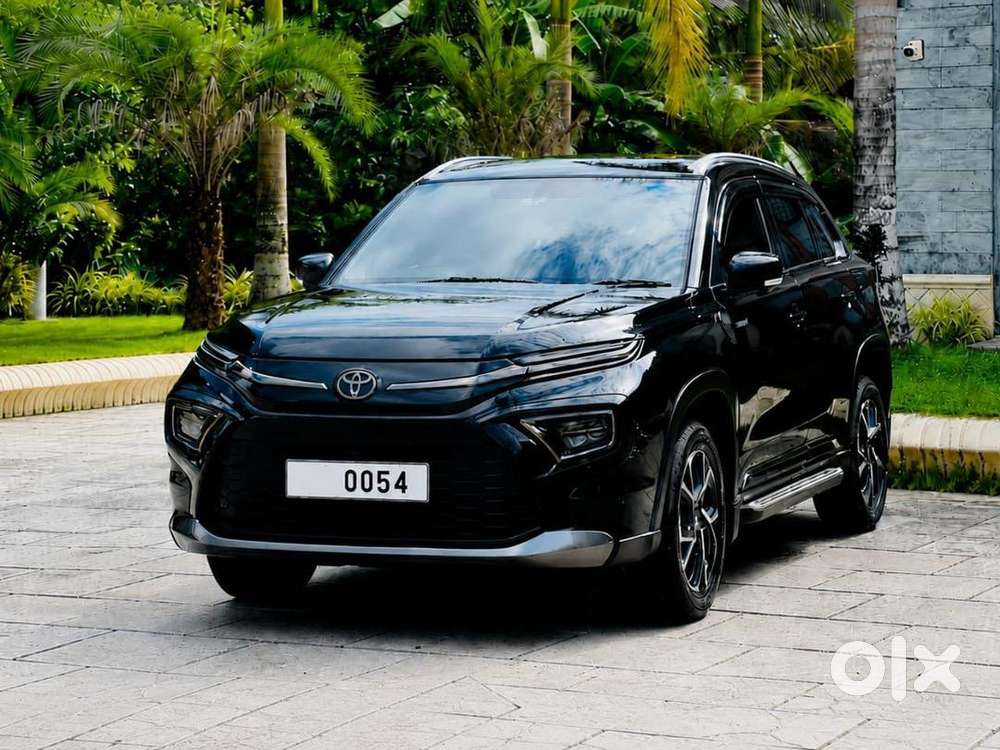 2025 Reg Toyota Hyryder V Hybrid Automatic Petrol