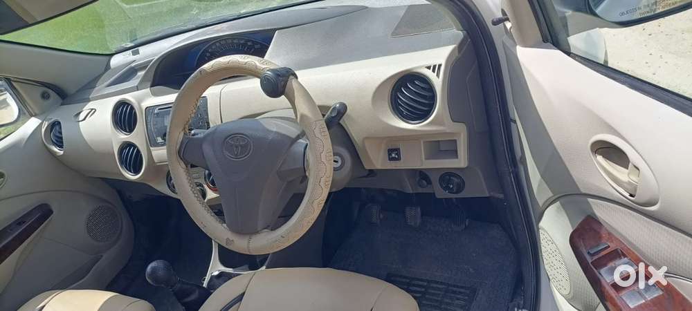 Toyota Etios 2014 Cng & Hybrids Well Maintained