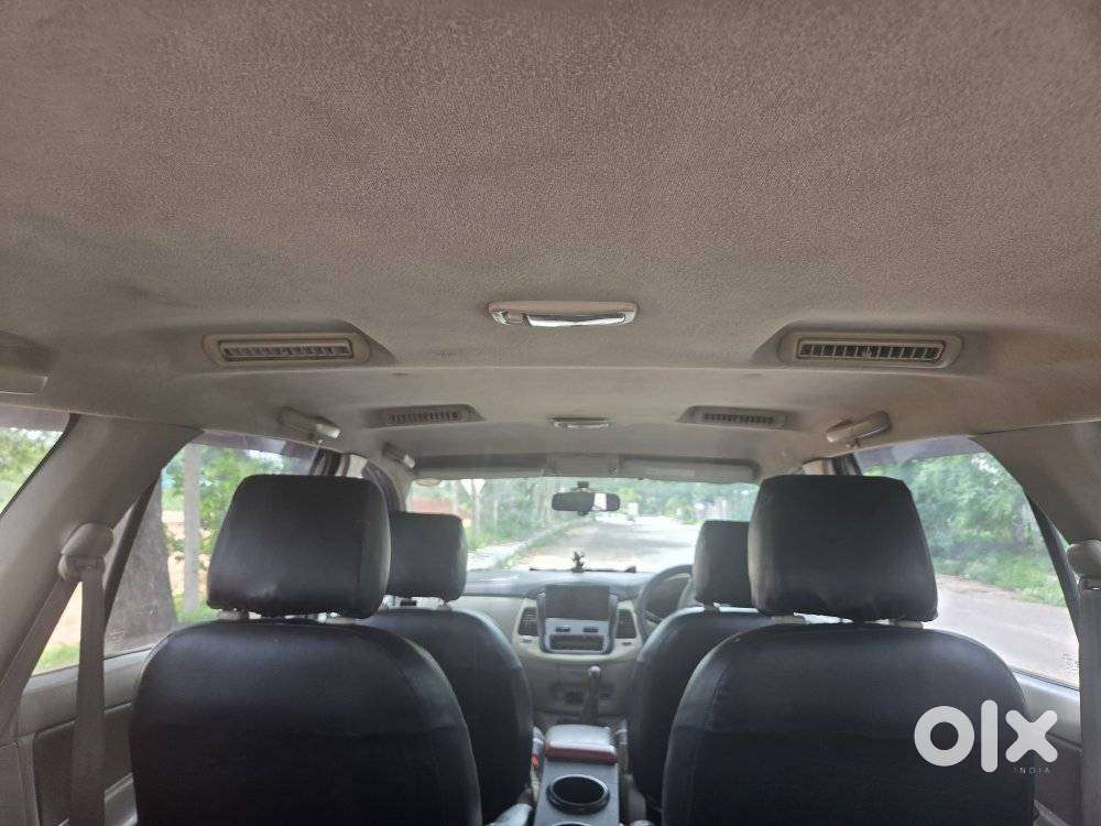Toyota Innova 2.5 V Diesel 7-seater, 2010, Diesel