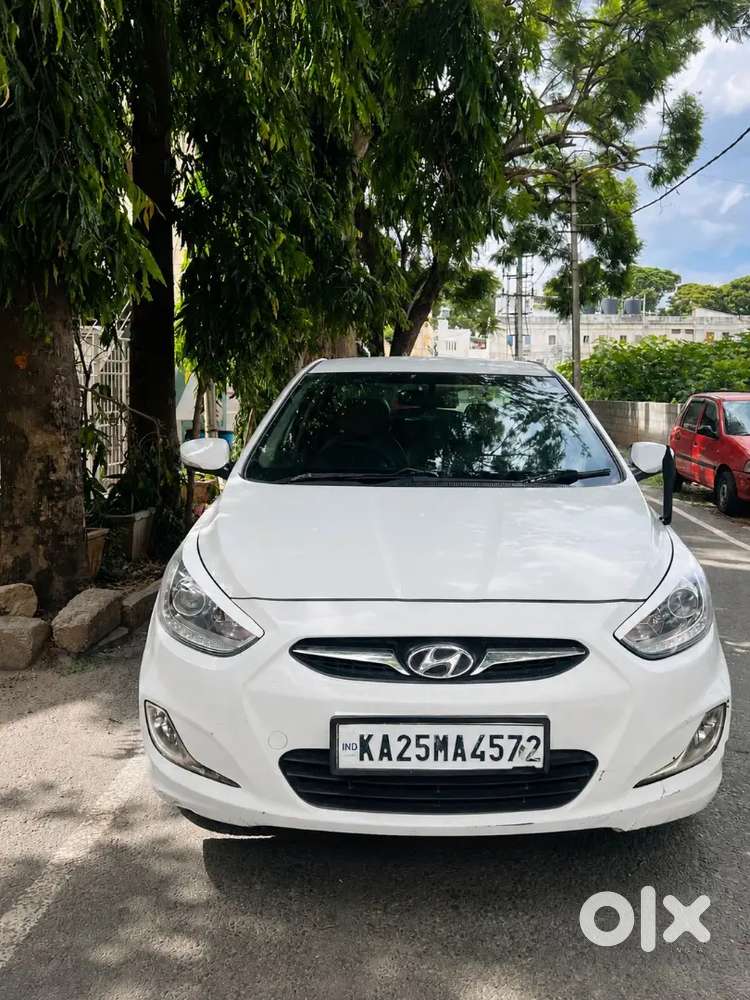 Hyundai Verna Fluidic 1.6 Sx(o) Diesel Top End Model(2014) White