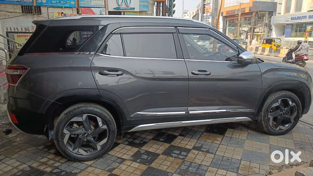 Hyundai Alcazar Signature (o) 7 Seater 1.5 Diesel At Adventure Dual ..