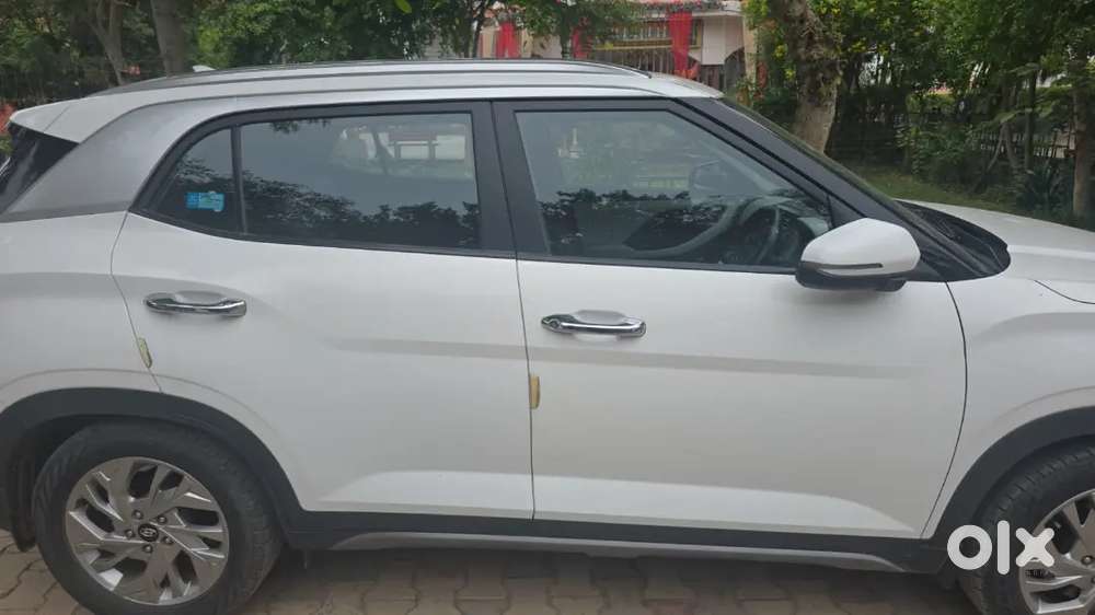 Hundai Creta 5x In White Colour