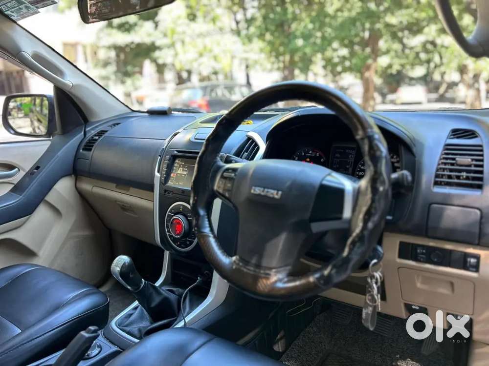 Isuzu V-cross 4×4 Diesel  Top Model In Mint Condition