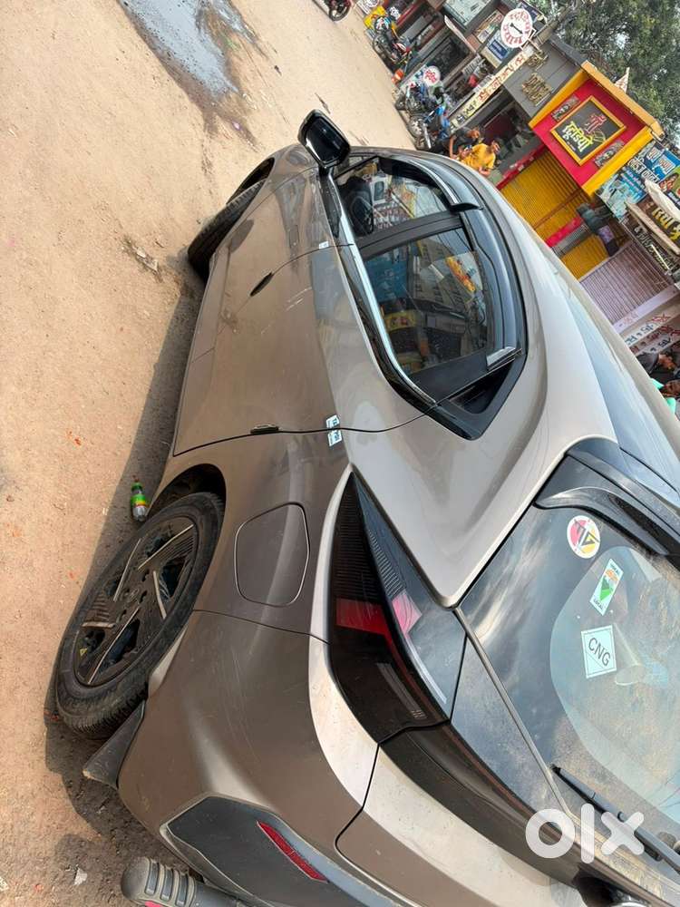 Tata Altroz Accomplished S Amt Cng