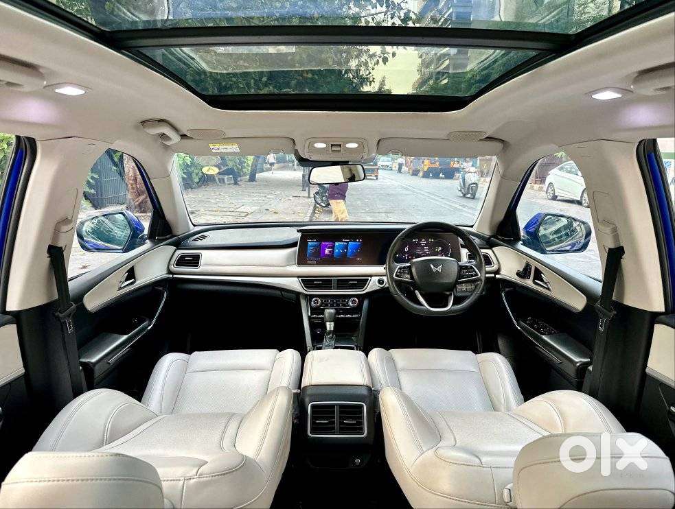 Mahindra Xuv700 Ax7 Luxury Pack Awd, 2022, Petrol
