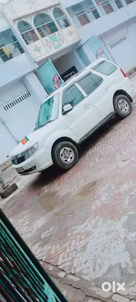Tata Safari Storme 2016