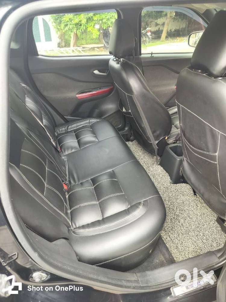Nissan Magnite 1.0 Xv Premium, 2023, Petrol