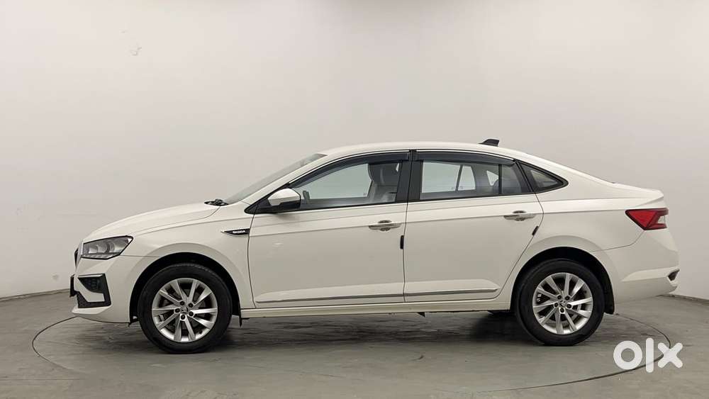 Skoda Slavia Ambition 1.0l Tsi At, 2023, Petrol