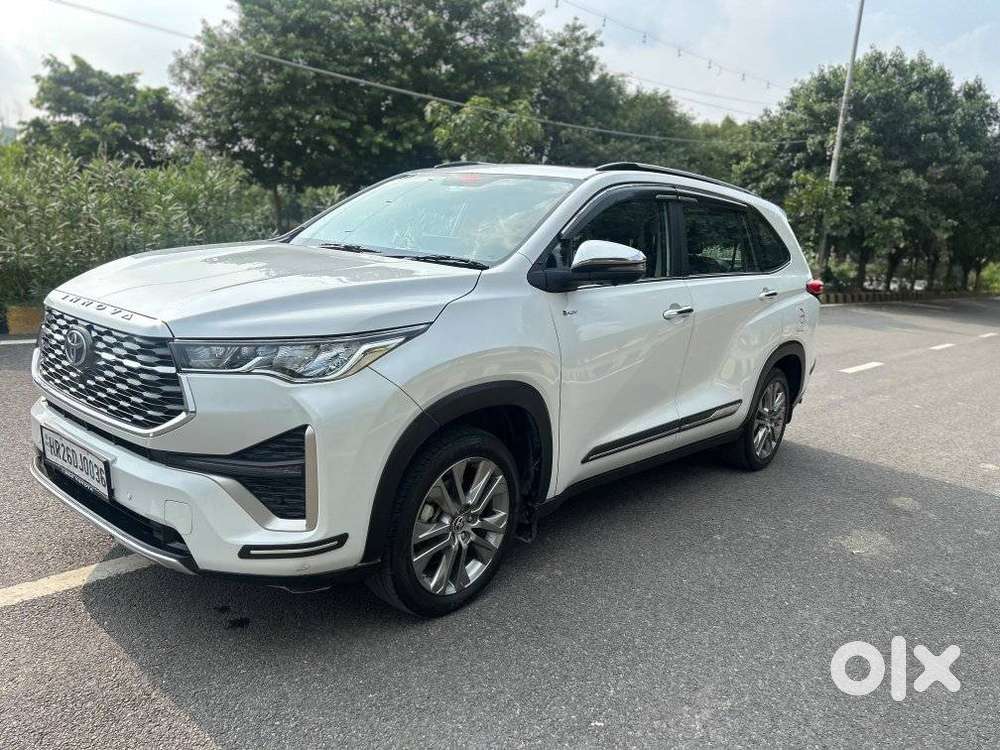 Toyota Innova Hycross 2.0 Zx Hybrid 7 Str, 2025, Petrol